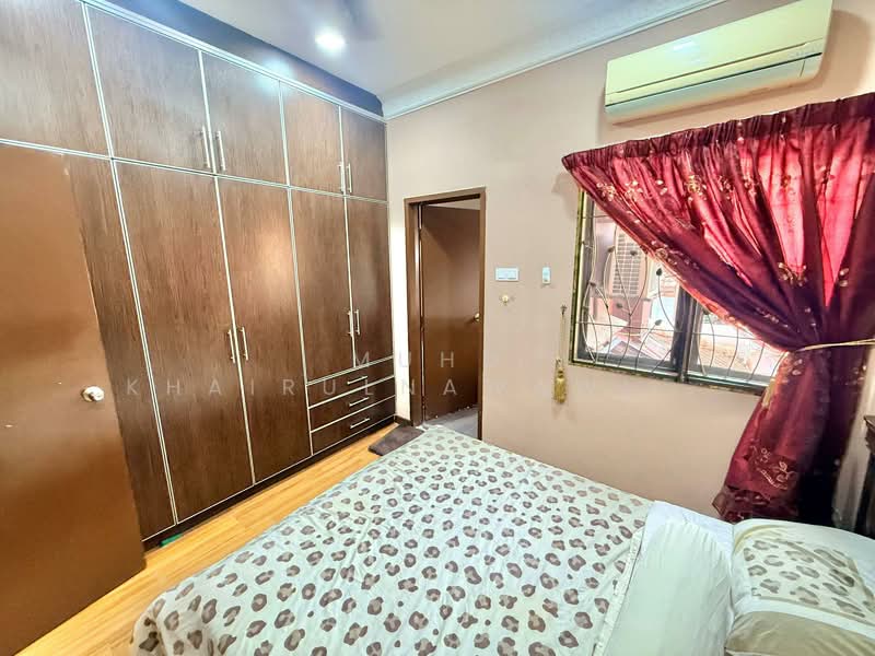 2-storey Terraced House for Sale in Cahaya Spk (Shah Alam) - Muhd Khairulnawawi Kamaruddin - Bedroom - PropertyGuru.com.my