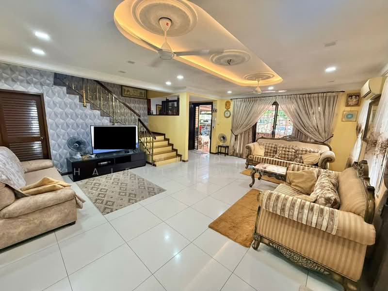 2-storey Terraced House for Sale in Cahaya Spk (Shah Alam) - Muhd Khairulnawawi Kamaruddin - Living Room - PropertyGuru.com.my