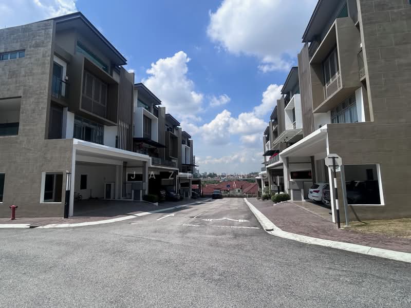 3-storey Terraced House for Sale in Bandar Putra Permai (Seri Kembangan) - Jaze Ong - Exterior - PropertyGuru.com.my