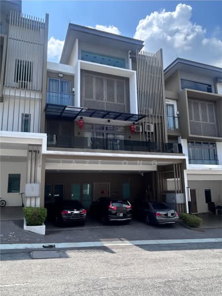 3-storey Terraced House for Sale in Bandar Putra Permai (Seri Kembangan) - Jaze Ong - Exterior - PropertyGuru.com.my