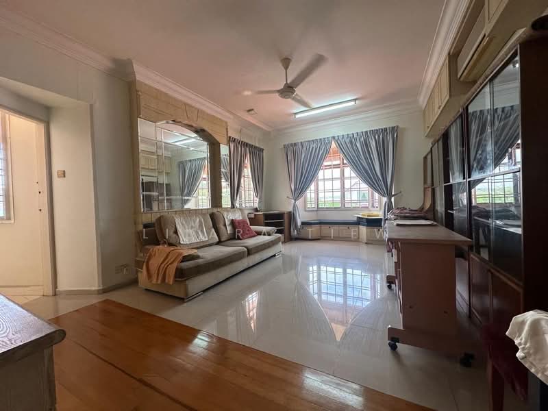 Bungalow for Sale in Taman Bukit Rinting (Masai) - Lilara Tiew - Living Room - PropertyGuru.com.my