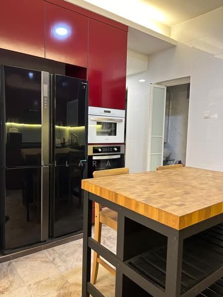 Condominium for Sale at Aloha Tower Condominium - Lilara Tiew - Kitchen - PropertyGuru.com.my