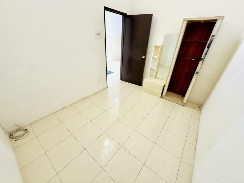 1-storey Terraced House for Sale in Shah Alam (Selangor) - Yazila Sulaimi - Bedroom 1 - PropertyGuru.com.my