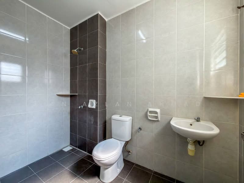 Semi-Detached House for Sale in Bandar Saujana Putra (Tanjong Duabelas) - Wan Azlan Ahmad - PropertyGuru.com.my