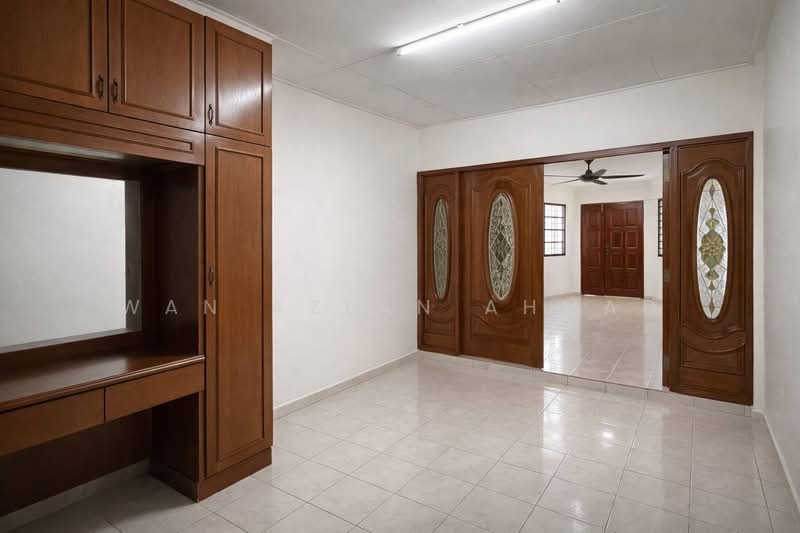 2-storey Terraced House for Sale in Seksyen 19 (Shah Alam) - Wan Azlan Ahmad - PropertyGuru.com.my