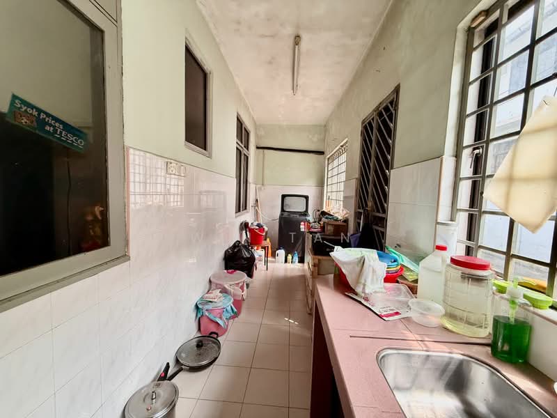 Rumah Teres 2 Tingkat untuk Dijual di Taman Ungku Tun Aminah (Skudai) - Win Tan - Kitchen - PropertyGuru.com.my