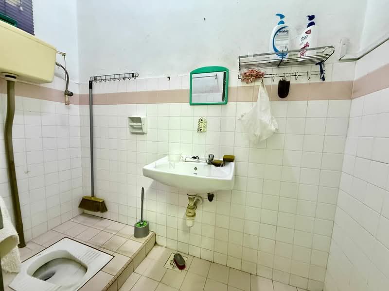 Rumah Teres 2 Tingkat untuk Dijual di Taman Ungku Tun Aminah (Skudai) - Win Tan - Bathroom - PropertyGuru.com.my