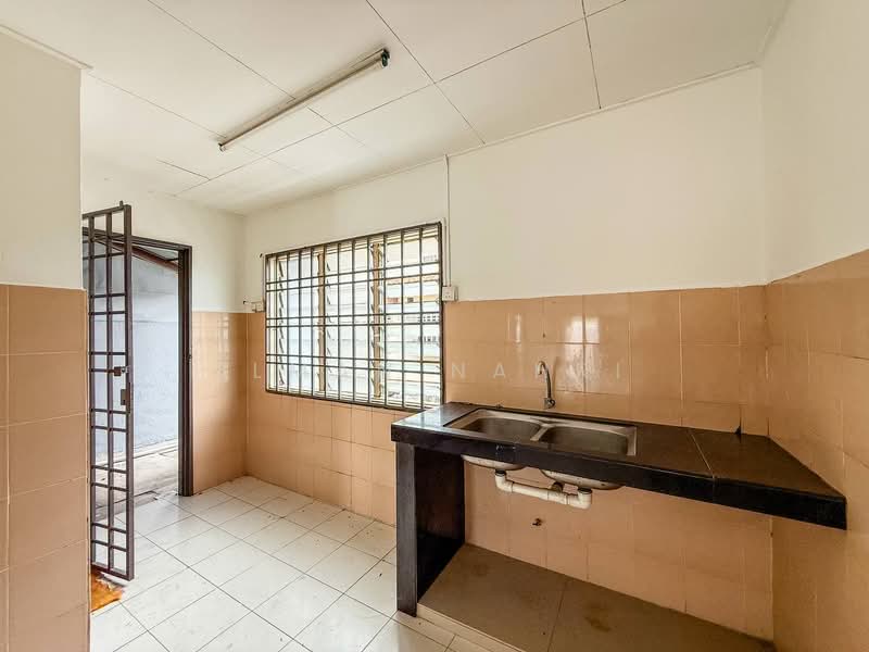 Rumah Teres 2 Tingkat untuk Dijual di Taman Tasik Puchong (Puchong) - Ilman Nahri - Kitchen - PropertyGuru.com.my