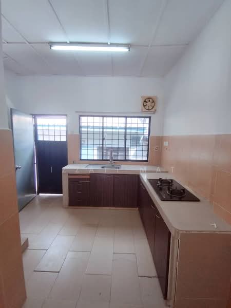 2-storey Terraced House for Sale in Taman Lestari Putra (Seri Kembangan) - Izzati Mat - Kitchen - PropertyGuru.com.my