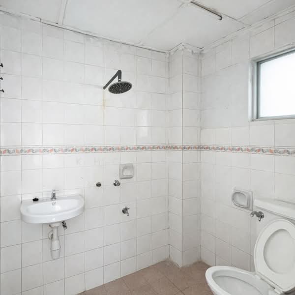 2-storey Terraced House for Sale in TAMAN PUCHONG UTAMA (Puchong) - Kho Chng Guan - Bathroom - PropertyGuru.com.my