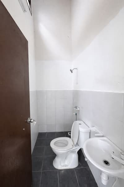 Terraced House for Sale in Senai (Kulai) - Finn Aw - Bathroom - PropertyGuru.com.my