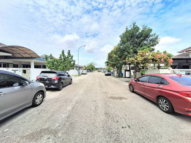Semi-Detached House for Sale in Shah Alam (Selangor) - Yazila Sulaimi - Exterior - PropertyGuru.com.my