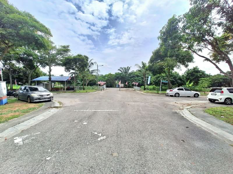 Semi-Detached House for Sale in Shah Alam (Selangor) - Yazila Sulaimi - Exterior - PropertyGuru.com.my