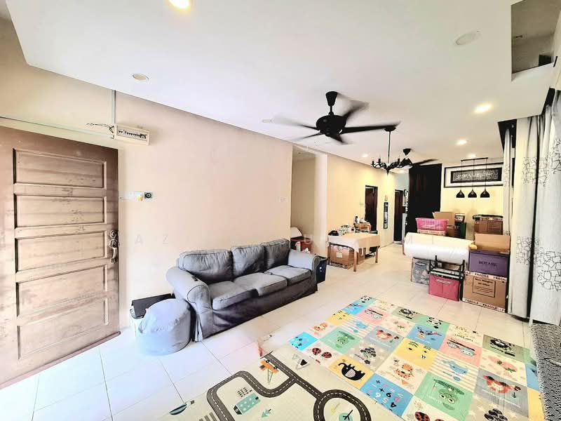 Semi-Detached House for Sale in Shah Alam (Selangor) - Yazila Sulaimi - Living Room - PropertyGuru.com.my