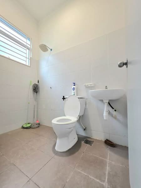 2-storey Terraced House for Sale in Telok Panglima Garang (Selangor) - Yazila Sulaimi - Bathroom - PropertyGuru.com.my