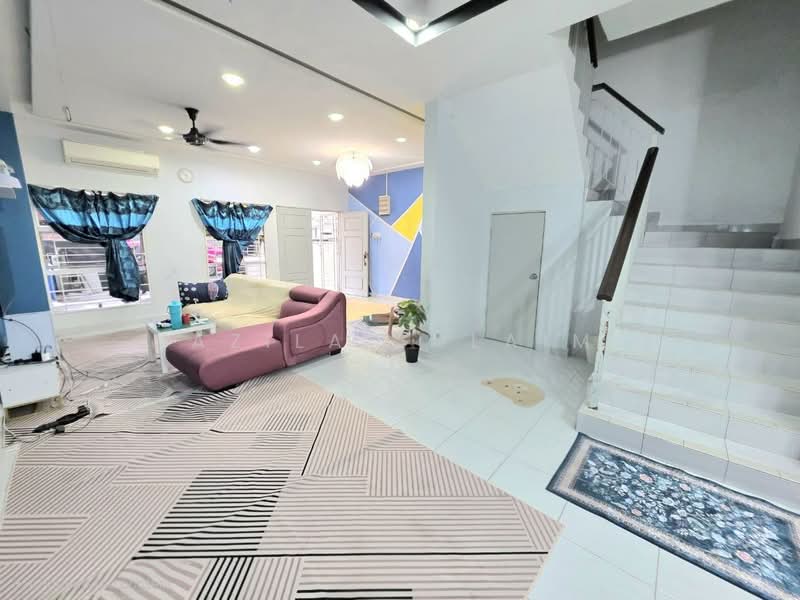 2-storey Terraced House for Sale in Telok Panglima Garang (Selangor) - Yazila Sulaimi - Living Room - PropertyGuru.com.my