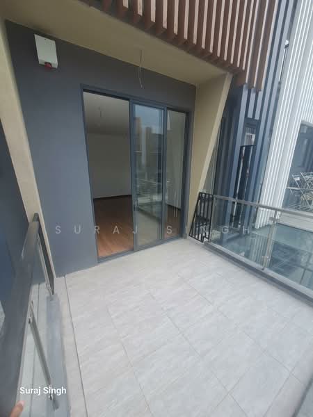 Rumah Teres 3 Tingkat untuk Disewa di BANDAR PUCHONG JAYA (Puchong) - Suraj Singh - Balcony - PropertyGuru.com.my