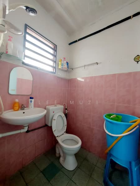 2-storey Terraced House for Sale in Tambun (Perak) - Lee Muzi - Bathroom - PropertyGuru.com.my