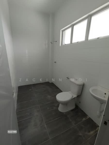 Bungalow for Sale in Taman Sejahtera (Klang) - Zackinn Hoi - Bathroom - PropertyGuru.com.my
