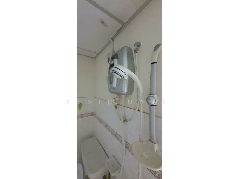 Apartment for Sale at Pangsapuri Saraka - Kevin Dass - Bathroom - PropertyGuru.com.my