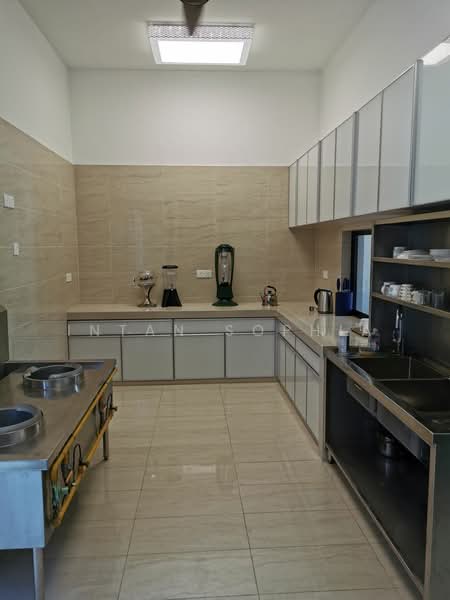 Rumah Banglo untuk Dijual di Usj 3 (Subang Jaya) - Intan Sophia - Kitchen - PropertyGuru.com.my