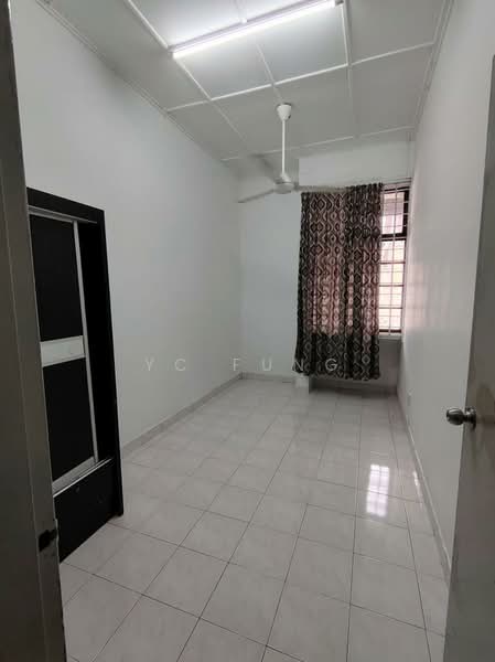 Rumah Teres 1 Tingkat untuk Disewa di Taman Molek (Johor Bahru) - YC Fung - Interior - PropertyGuru.com.my