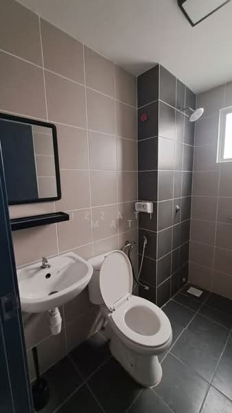 Townhouse for Rent in Dengkil (Selangor) - Izzati Mat - Bathroom - PropertyGuru.com.my