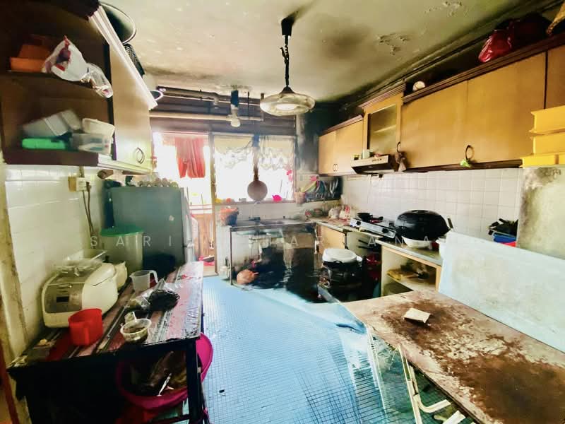 Rumah Flat untuk Dijual di PKNS Flat Seksyen 6 - Sariza Hartanah - Kitchen - PropertyGuru.com.my