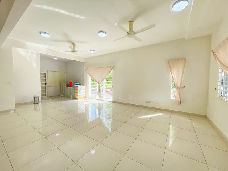 2-storey Terraced House for Sale in Cyberjaya (Selangor) - BILYA ARIFF - Living Room - PropertyGuru.com.my