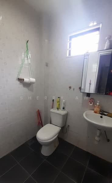 2-storey Terraced House for Sale in Taman Sri Endah (Sri Petaling) - Sherry Aw - Bathroom - PropertyGuru.com.my
