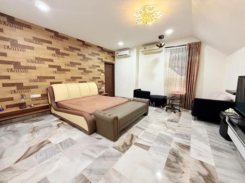 Rumah Teres 1.5 Tingkat untuk Dijual di Taman Pelangi Indah (Ulu Tiram) - Max Lam - PropertyGuru.com.my