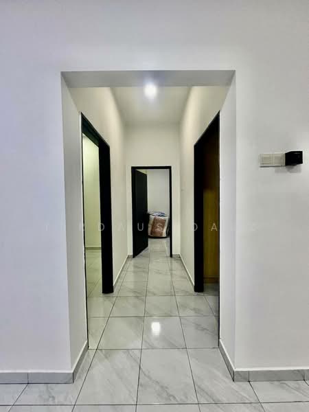 Apartment for Sale at Putra Impian - Firdaus Dauz - Corridor - PropertyGuru.com.my