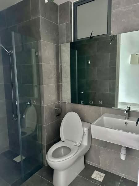 Service Residence for Sale at Renna Residence @ The NorthBank - Alice Kon - Bathroom - PropertyGuru.com.my
