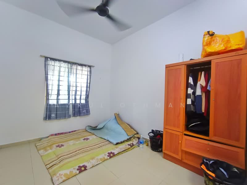 Rumah Teres 1 Tingkat untuk Dijual di Lukut (Negeri Sembilan) - Azrul Othman - Bedroom - PropertyGuru.com.my