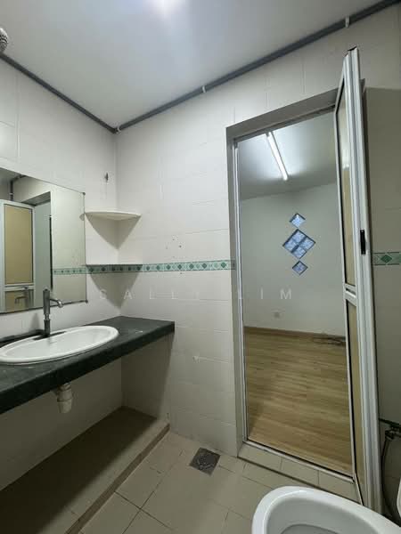 Rumah Teres 2 Tingkat untuk Dijual di Bandar Baru Sri Petaling (Sri Petaling) - Sally Lim - Bathroom - PropertyGuru.com.my