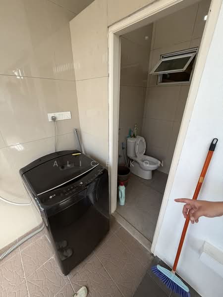 2-storey Terraced House for Sale in Kuching (Sarawak) - Alice Kon - Bathroom - PropertyGuru.com.my