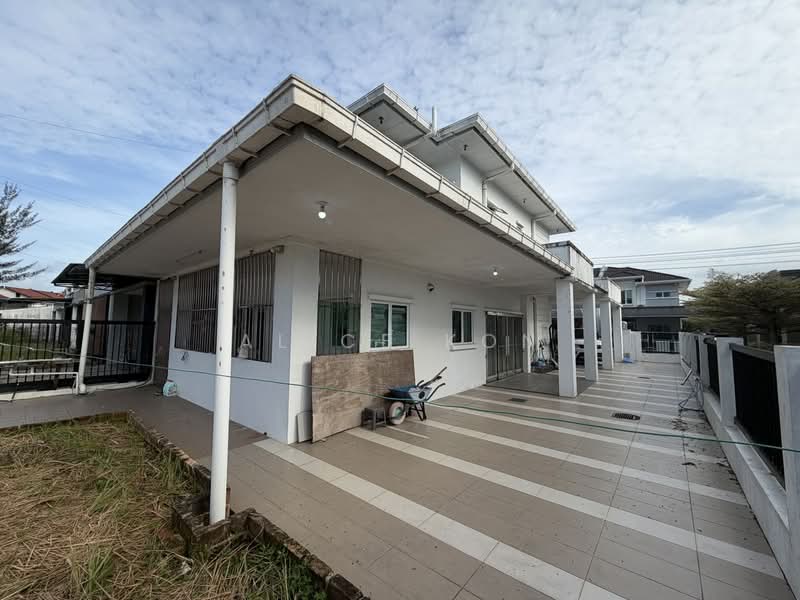 2-storey Terraced House for Sale in Kuching (Sarawak) - Alice Kon - Exterior - PropertyGuru.com.my