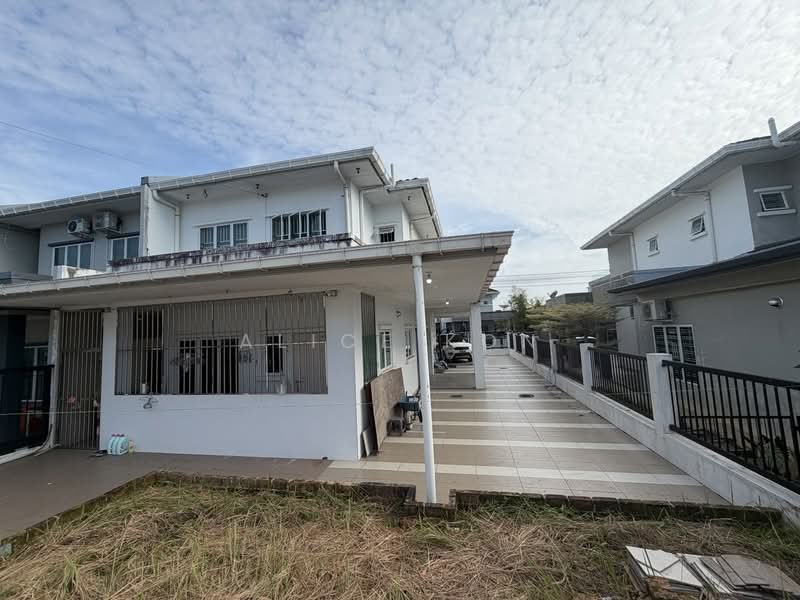 2-storey Terraced House for Sale in Kuching (Sarawak) - Alice Kon - Exterior - PropertyGuru.com.my