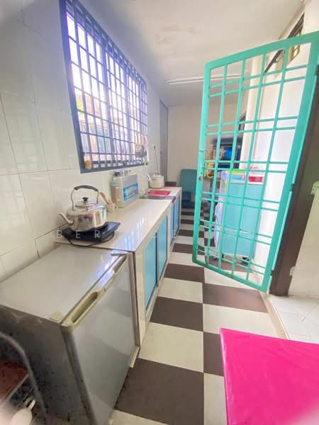 Rumah Teres 2 Tingkat untuk Dijual di Taman Mount Austin (Tebrau) - Bernice Gan - Kitchen - PropertyGuru.com.my