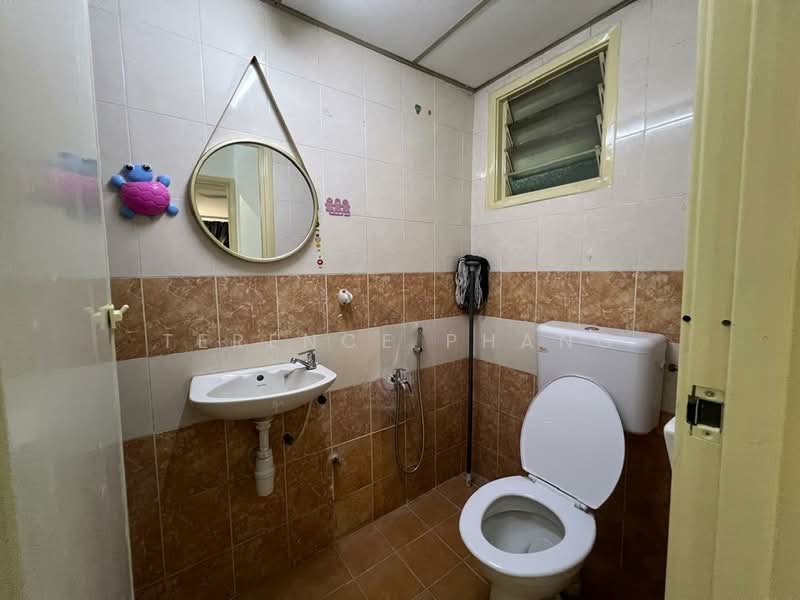 Pangsapuri untuk Disewa di Pelangi Apartment - Terence Phang - Bathroom - PropertyGuru.com.my