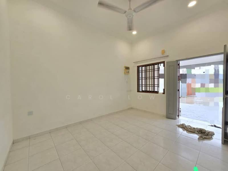 2-storey Terraced House for Sale in Taman Sentosa (Johor Bahru) - Carol Low - Living Room - PropertyGuru.com.my