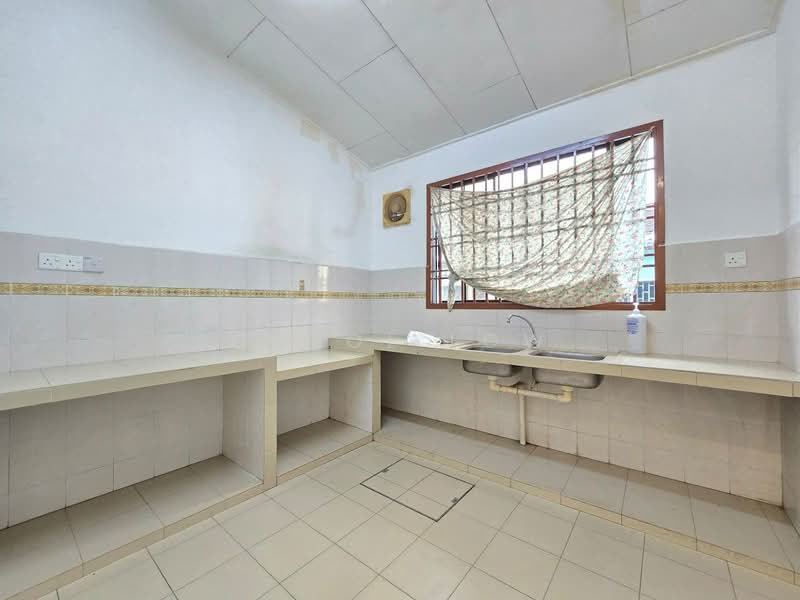 2-storey Terraced House for Sale in Taman Sentosa (Johor Bahru) - Carol Low - Kitchen - PropertyGuru.com.my