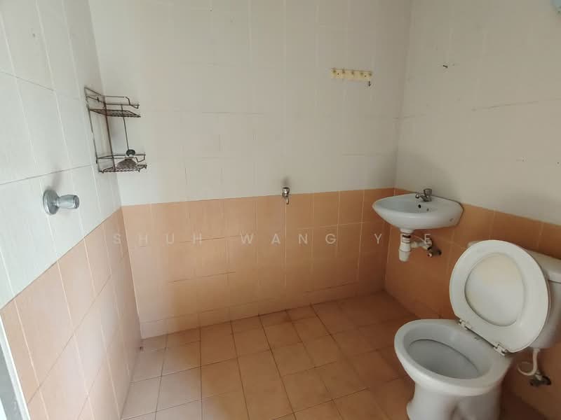 Rumah Teres 2 Tingkat untuk Disewa di Taman Duyong Ria (Duyong) - Shuh Wang Yee - Bathroom - PropertyGuru.com.my