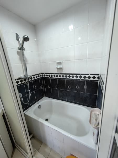 Kondominium untuk Disewa di Marina Bay Condominium - Irene Goh - Bathroom - PropertyGuru.com.my