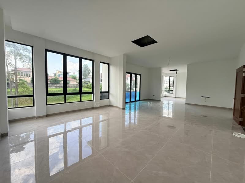 Rumah Banglo untuk Dijual di Taman Ponderosa (Johor Bahru) - Regine Ng - Living Room - PropertyGuru.com.my