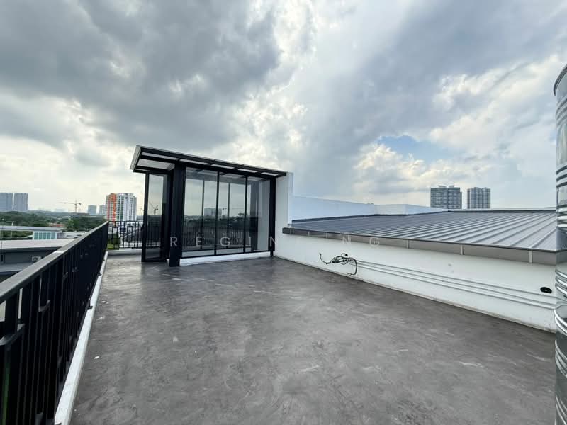 Rumah Banglo untuk Dijual di Taman Ponderosa (Johor Bahru) - Regine Ng - Roof - PropertyGuru.com.my