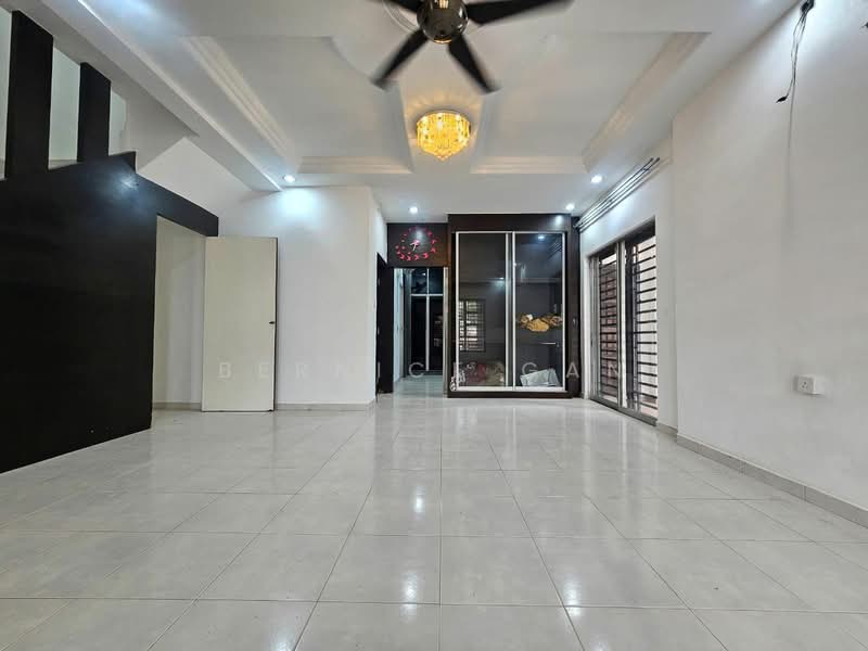 Rumah Teres 2 Tingkat untuk Dijual di Ulu Tiram (Johor) - Bernice Gan - Living Room - PropertyGuru.com.my