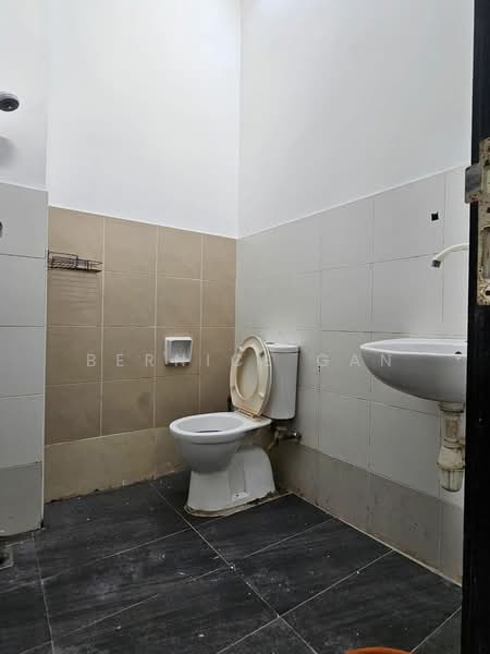 Rumah Teres 2 Tingkat untuk Dijual di Ulu Tiram (Johor) - Bernice Gan - Bathroom - PropertyGuru.com.my