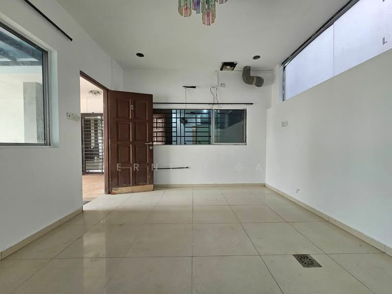 Rumah Teres 2 Tingkat untuk Dijual di Ulu Tiram (Johor) - Bernice Gan - Entrance - PropertyGuru.com.my