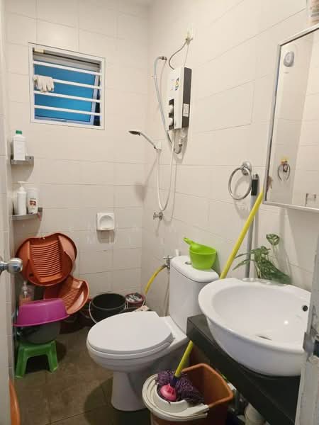 2.5-storey Terraced House for Sale in Taman Fadason (Kepong) - Emma Wong Mui Ling - Bathroom - PropertyGuru.com.my